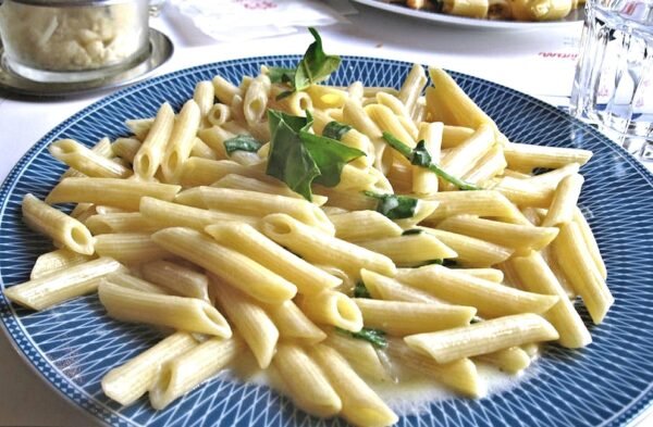 penne, alfredo sauce, food-694910.jpg